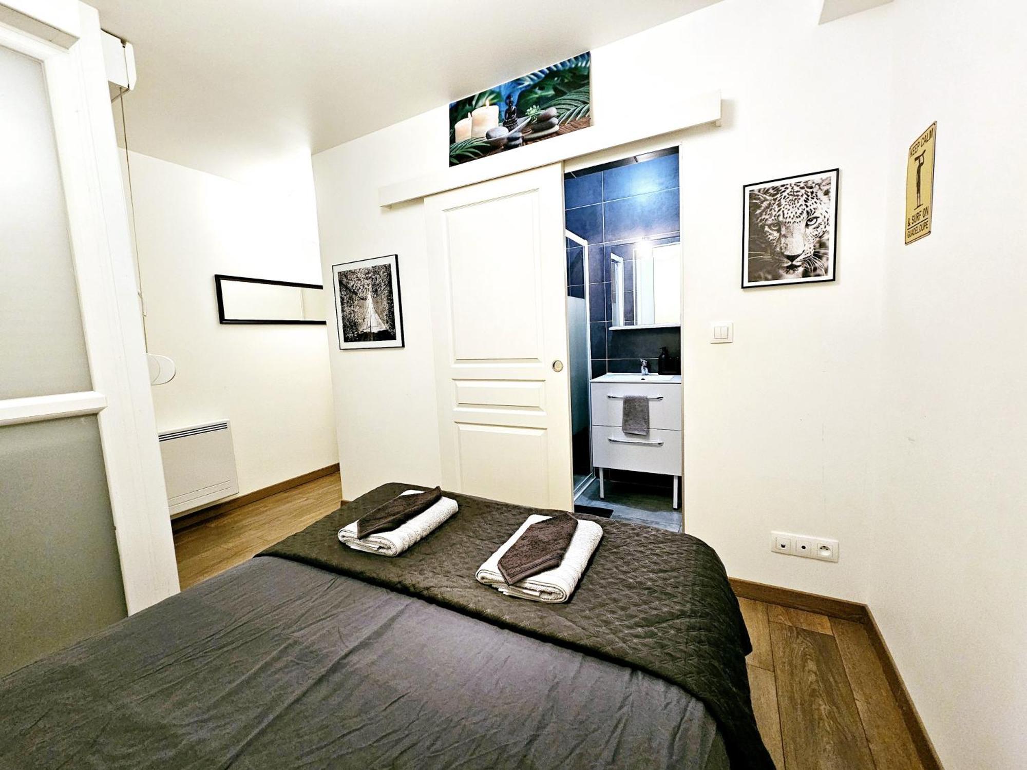 Passage Secret - Ideal Pro, Couples, Familles & Amis - Le Calme En Hypercentre - Wifi Debit - Netflix - Machine A Laver - Gare, Cathedrale, Commerces, Restaurants & Transports En Commun A Moins De 10 Minutes A Pied Reims