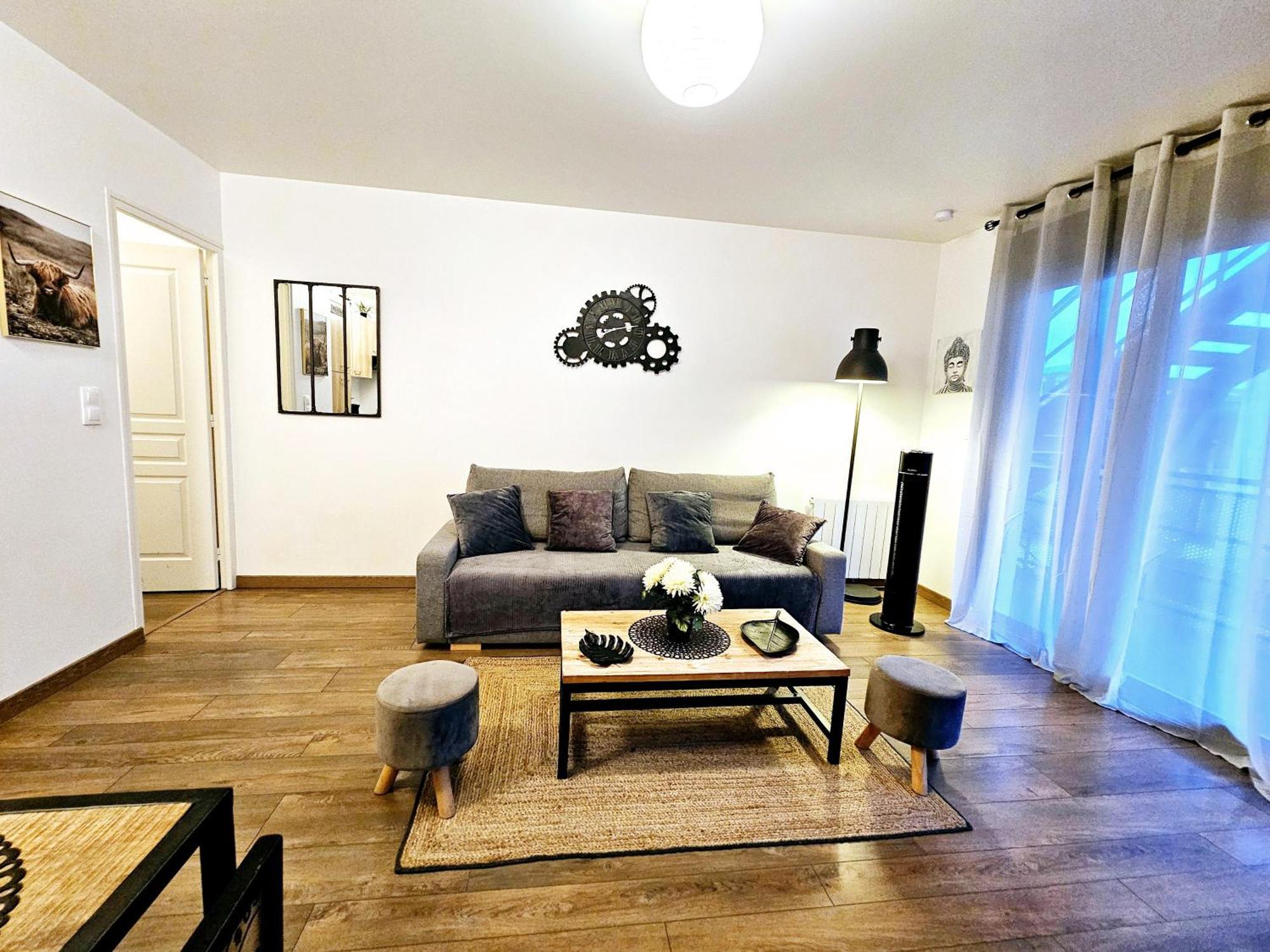Passage Secret - Ideal Pro, Couples, Familles & Amis - Le Calme En Hypercentre - Wifi Debit - Netflix - Machine A Laver - Gare, Cathedrale, Commerces, Restaurants & Transports En Commun A Moins De 10 Minutes A Pied Apartment Reims