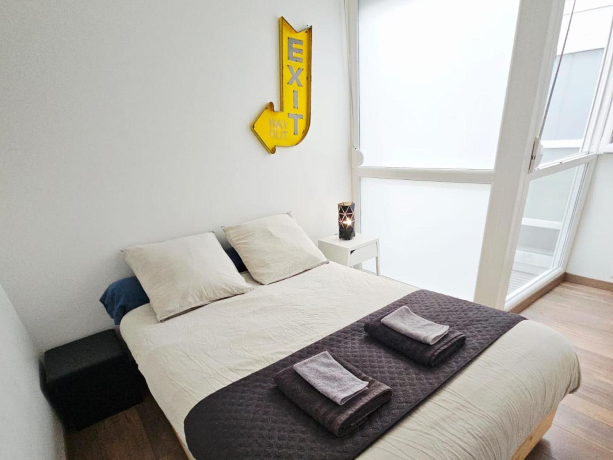 Apartment Passage Secret - Ideal Pro, Couples, Familles & Amis - Le Calme En Hypercentre - Wifi Debit - Netflix - Machine A Laver - Gare, Cathedrale, Commerces, Restaurants & Transports En Commun A Moins De 10 Minutes A Pied Reims