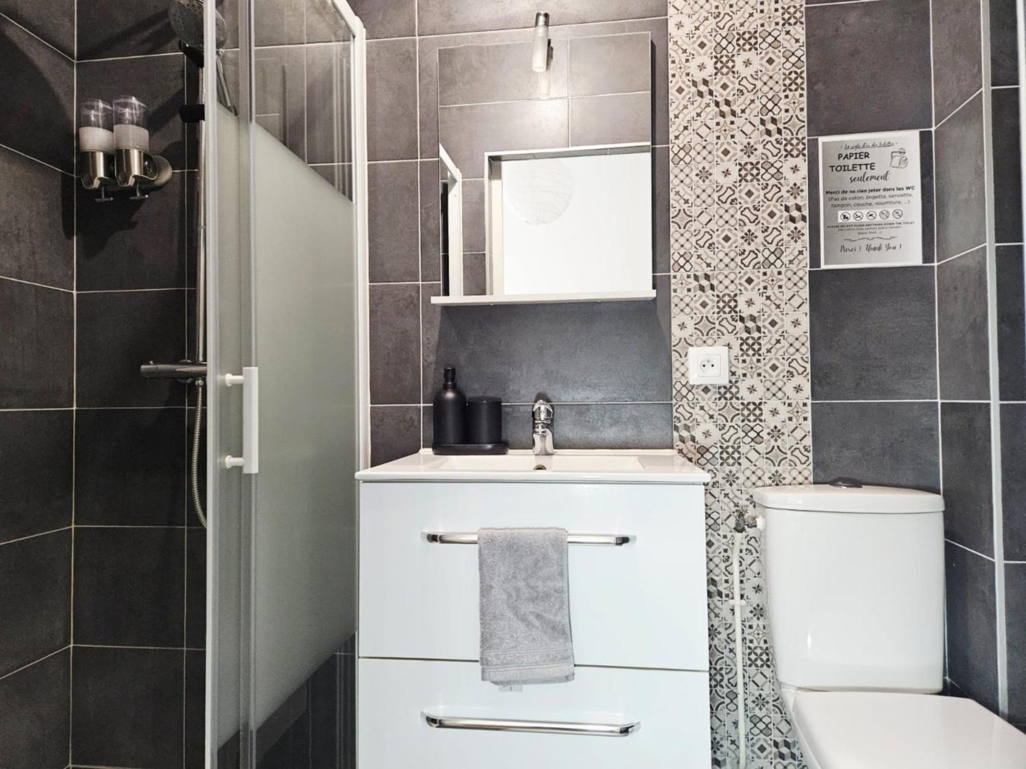Passage Secret - Ideal Pro, Couples, Familles & Amis - Le Calme En Hypercentre - Wifi Debit - Netflix - Machine A Laver - Gare, Cathedrale, Commerces, Restaurants & Transports En Commun A Moins De 10 Minutes A Pied * Reims